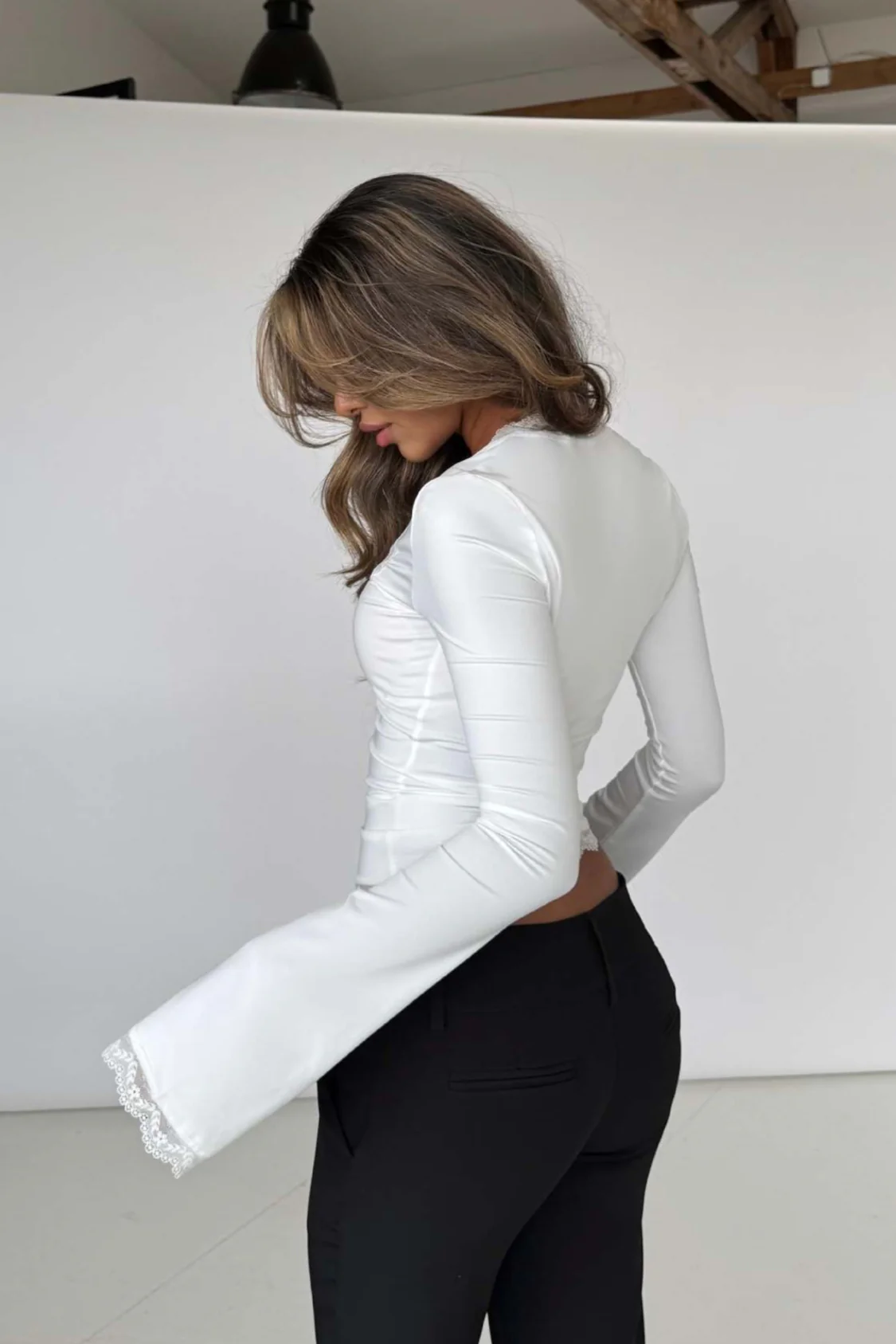 Chic Lace Square Neck Fitted Versatile Base Layer - Image 3
