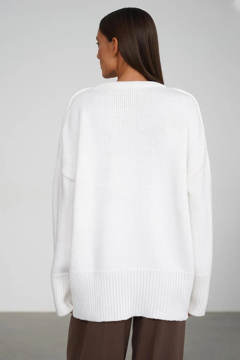 Classic Solid Crew Neck Relaxed Knit Sweater - Image 12