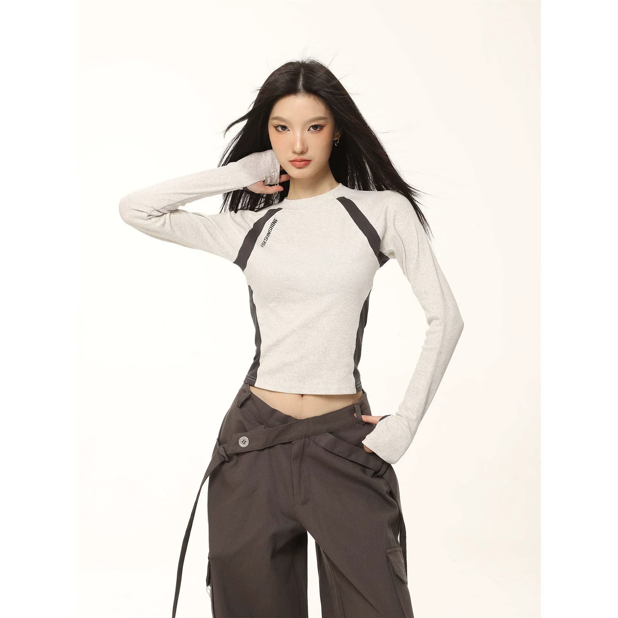 Contrast Color Regular Shoulder Long Sleeve T-shirt - Image 5