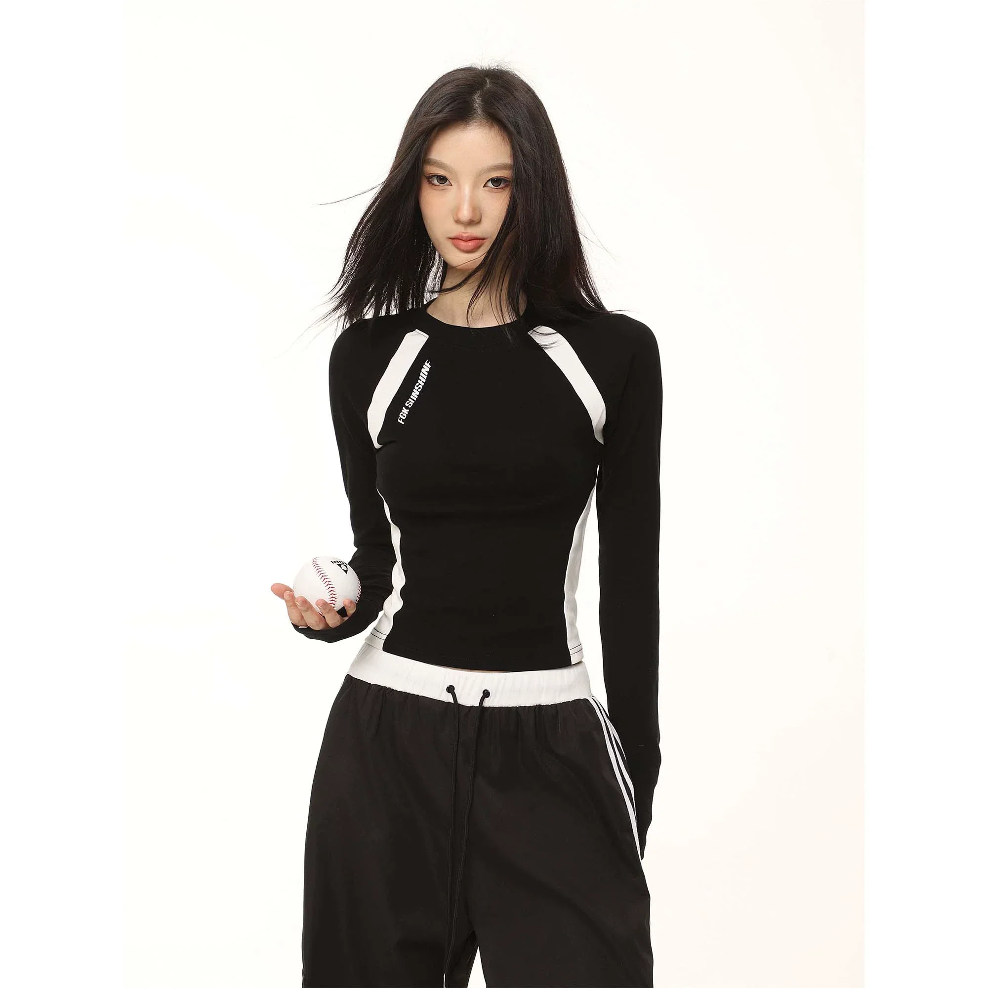 Contrast Color Regular Shoulder Long Sleeve T-shirt - Image 6
