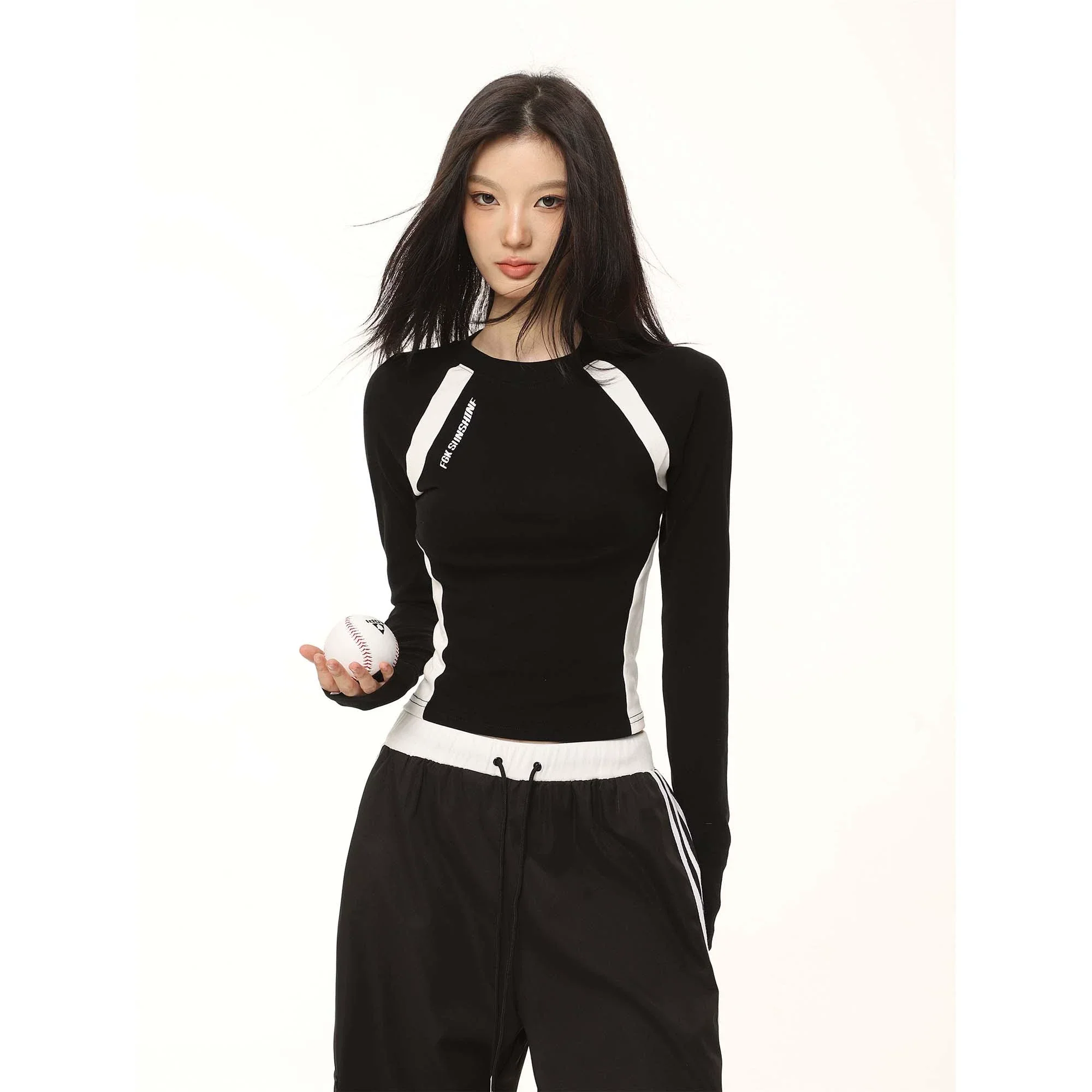 Contrast Color Regular Shoulder Long Sleeve T-shirt - Image 8