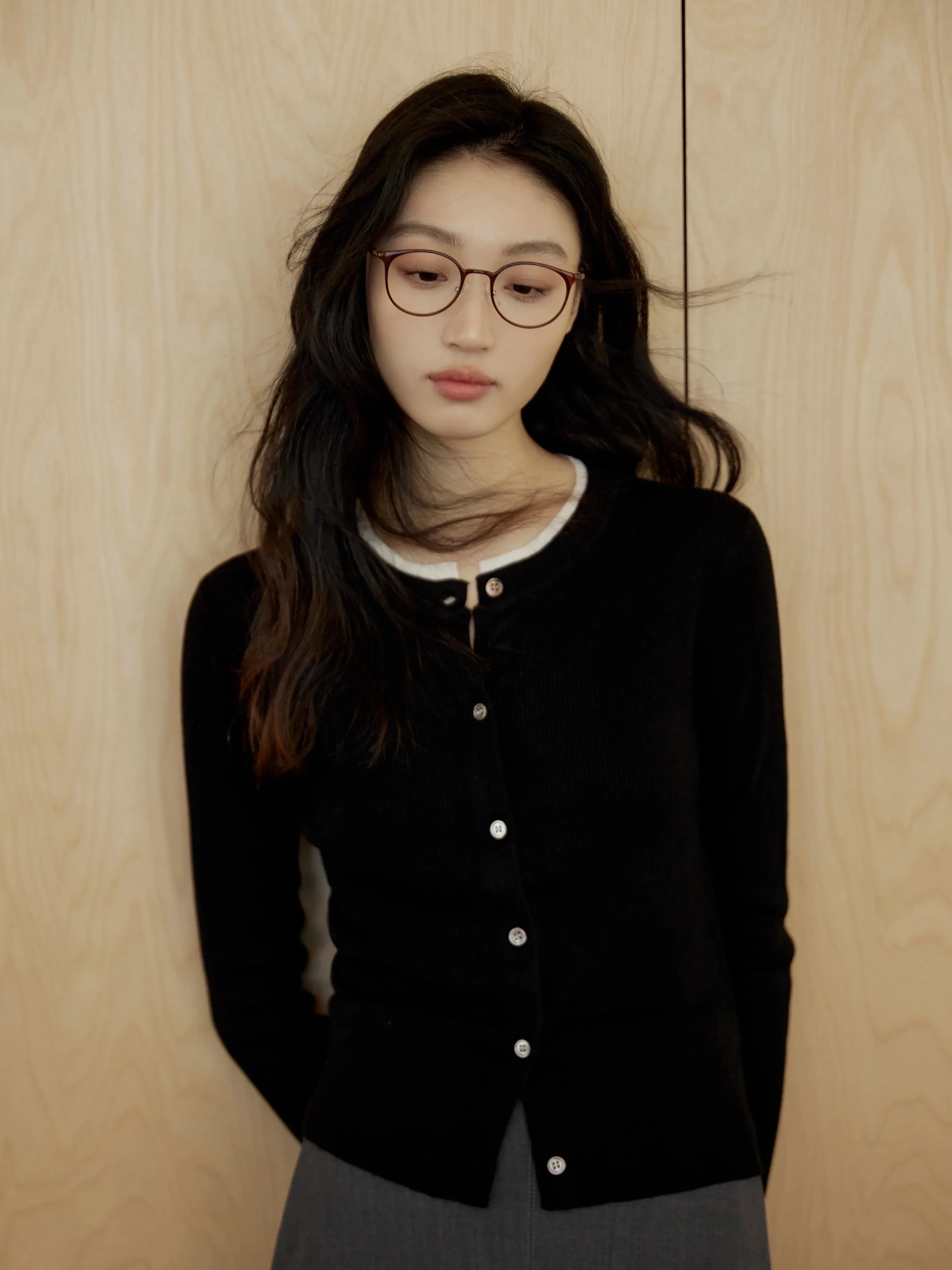 Button-Up Cardigan Sweater with White Inner Layer - Image 2