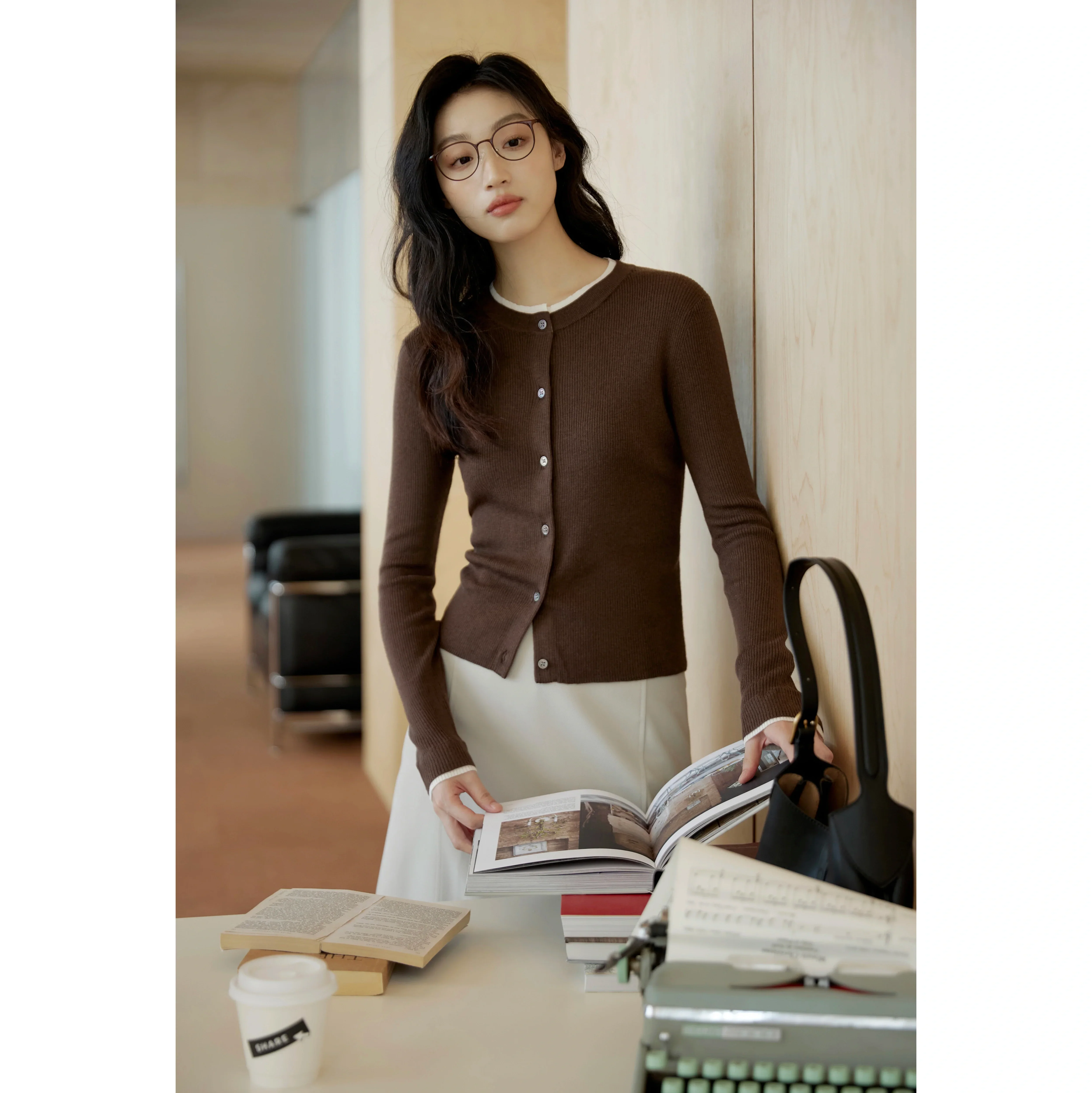 Button-Up Cardigan Sweater with White Inner Layer - Image 6