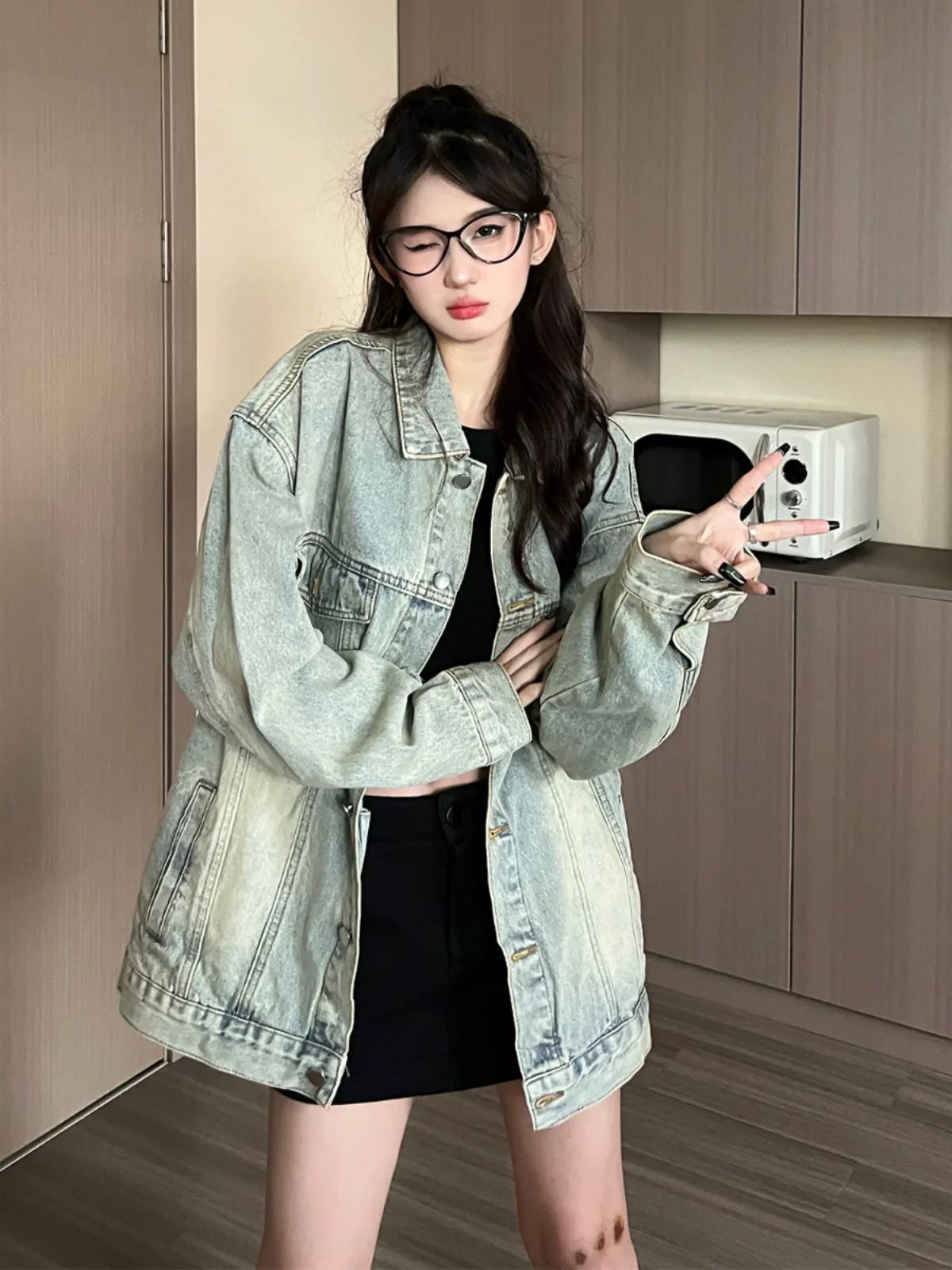 Oversized Denim Jacket Outfit - Image 3