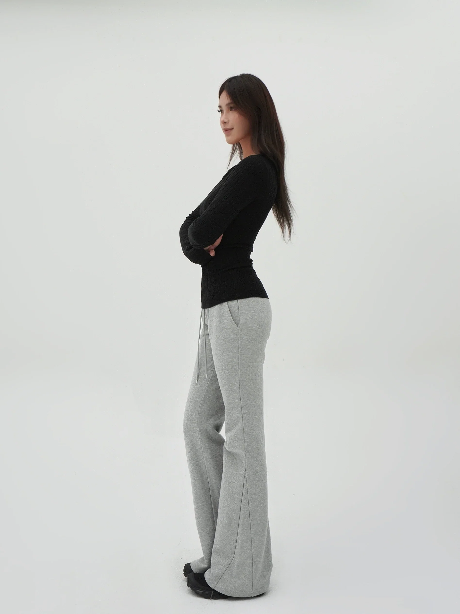 Low V-Neck Slim-Fit Long Sleeve Sweater - Image 12
