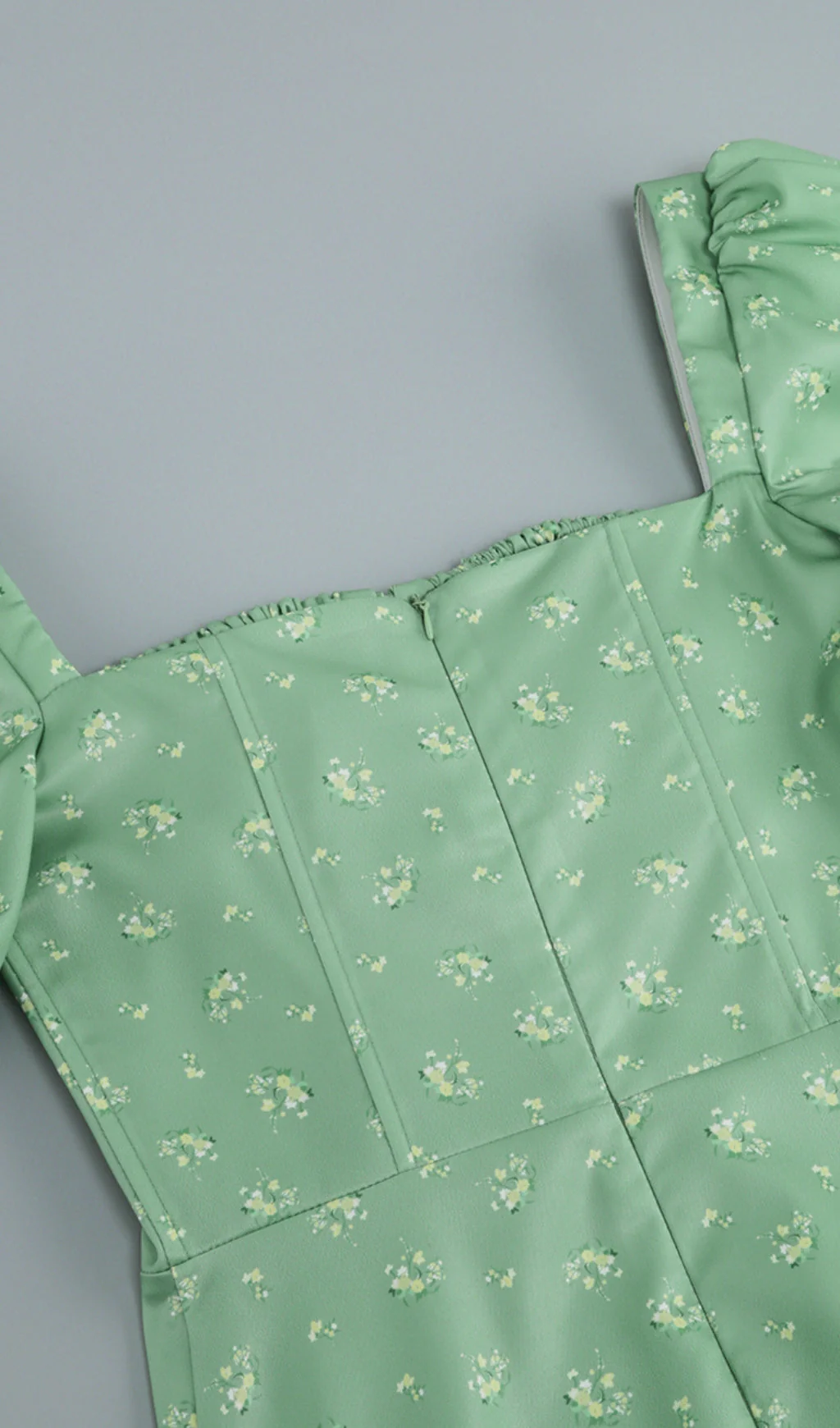 Vintage Floral Puff Sleeve Midi Dress in Green - Image 7