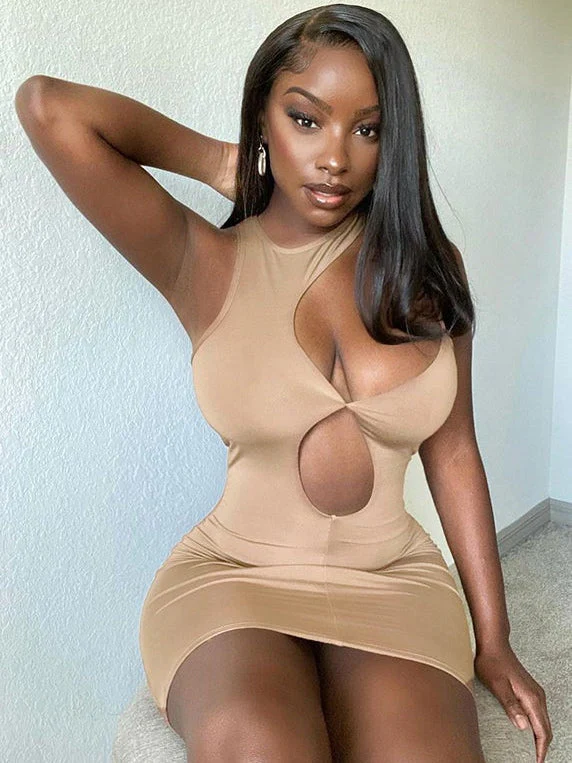 Plain bib dress - Image 5
