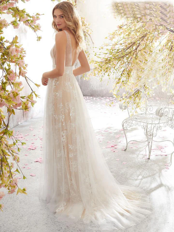 V-neck sleeveless Lace Wedding Dress - Image 2