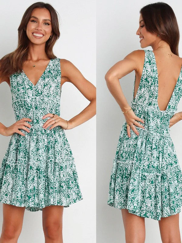 V-neck Pleated Print Dress - Image 3