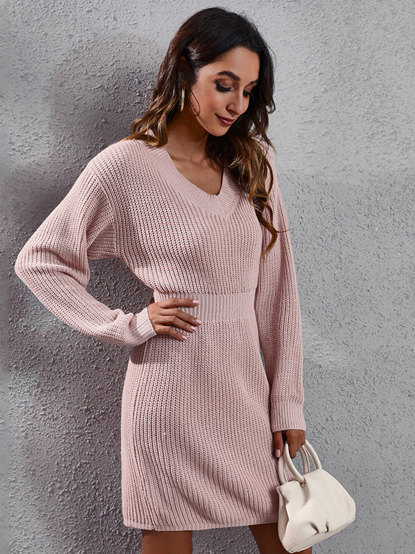 V-Neck long sleeve knitted dress - Image 4