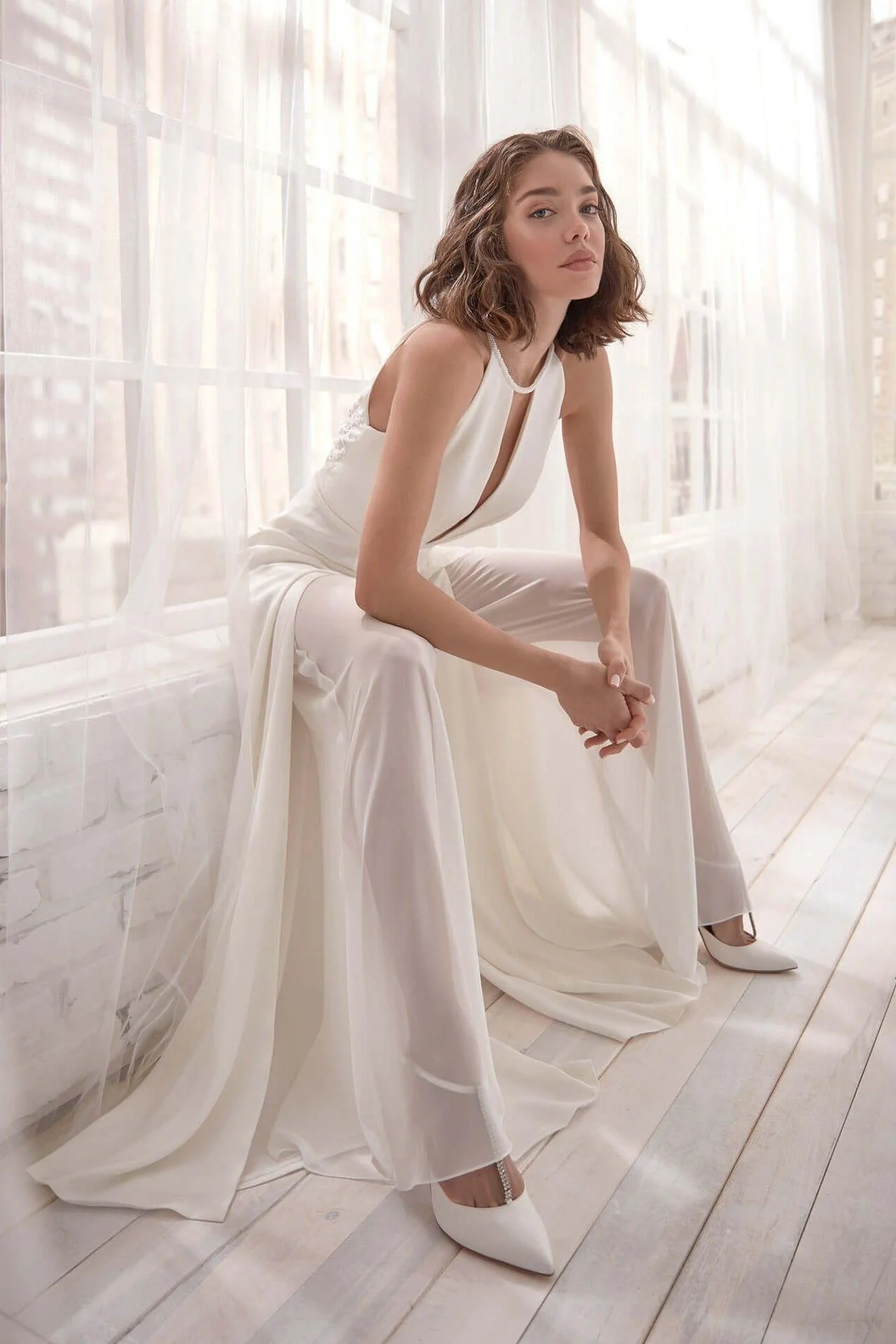 Deep v halter neck elegant jumpsuit - Image 3