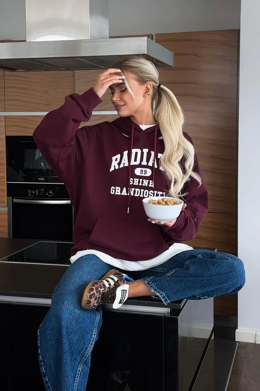 retro distressed hole design sweatshirt - Image 2
