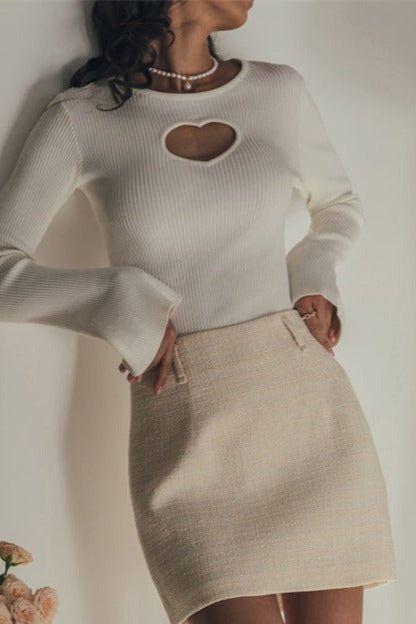 Love hollow knitted short top sweater - Image 3