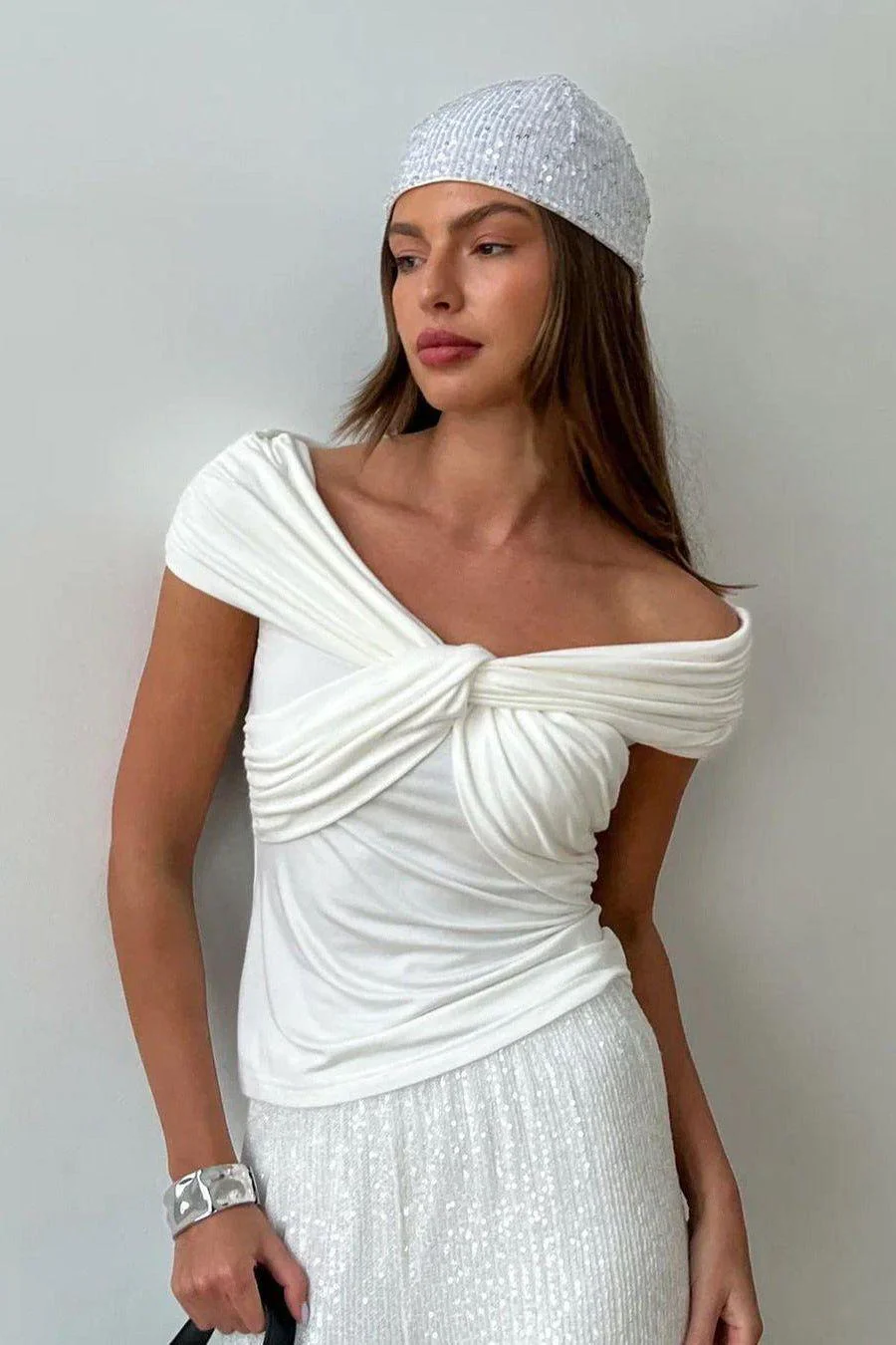 Front twisted top