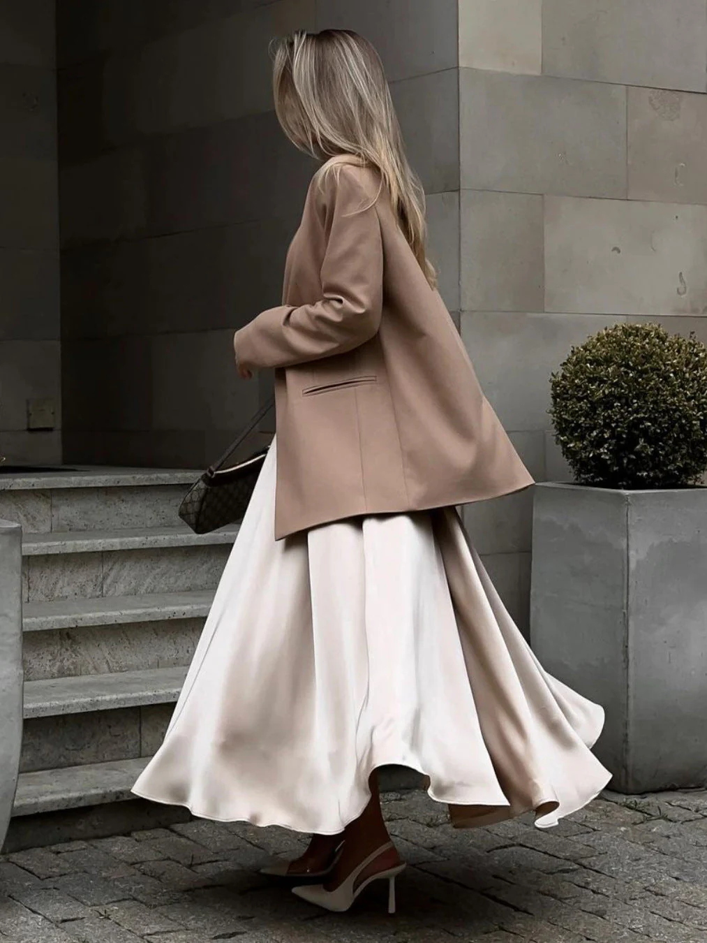 Elegant high-waisted satin long skirt - Image 3
