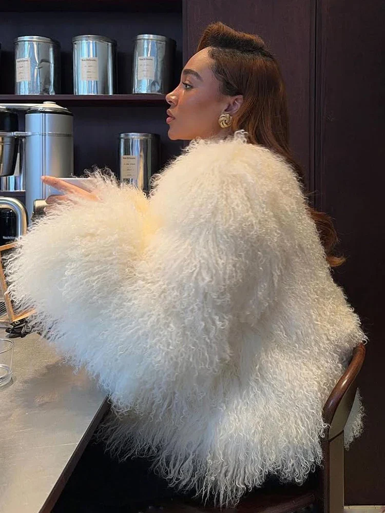 Cropped Fluffy Faux Fur Winter Coat - Image 4