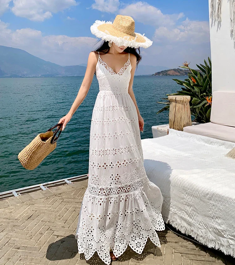 Deep V-neck Sleeveless Hollow Out Lace Boho Dress - Image 2