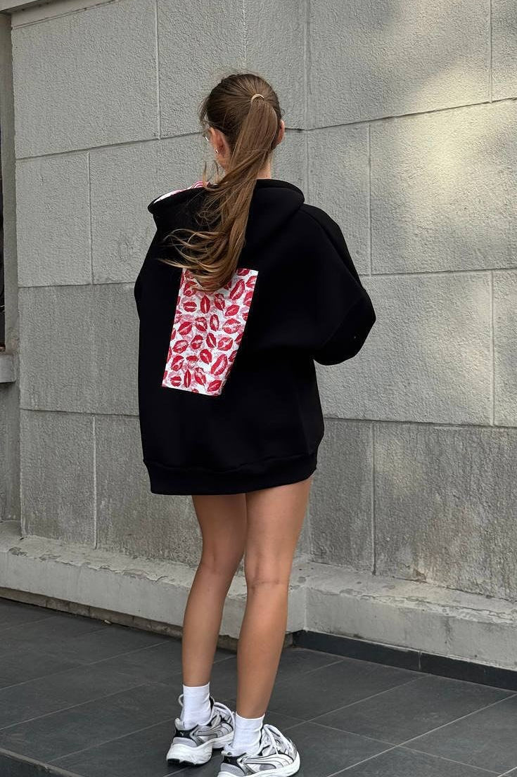 Oversized Boyfriend Lip Print Hoodie - Image 5