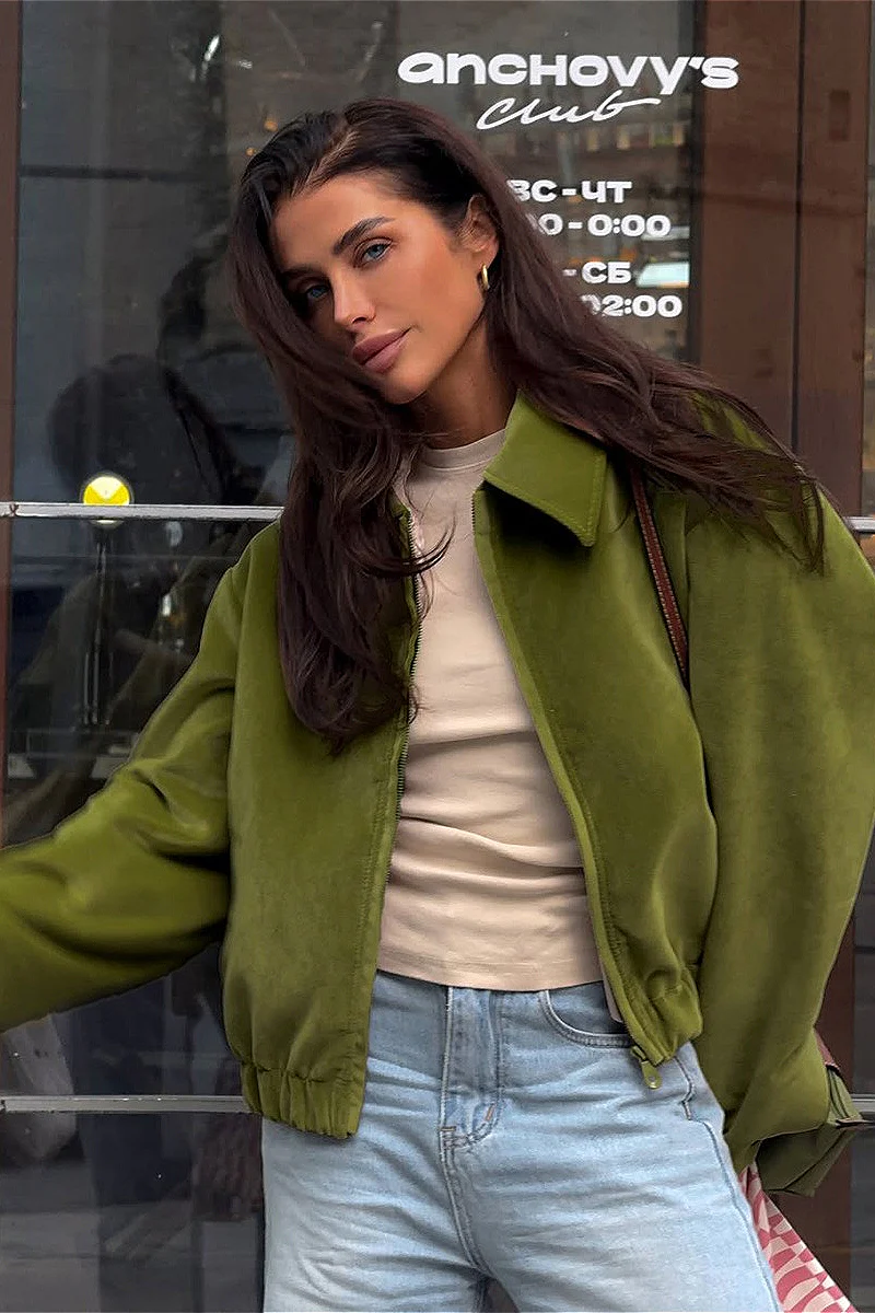 Retro Green Velvet Loose Collared Varsity Jacket - Image 2