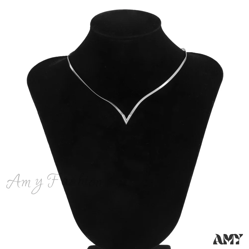Simple Men's Jewelry Creative V-shaped Necklace - Image 4