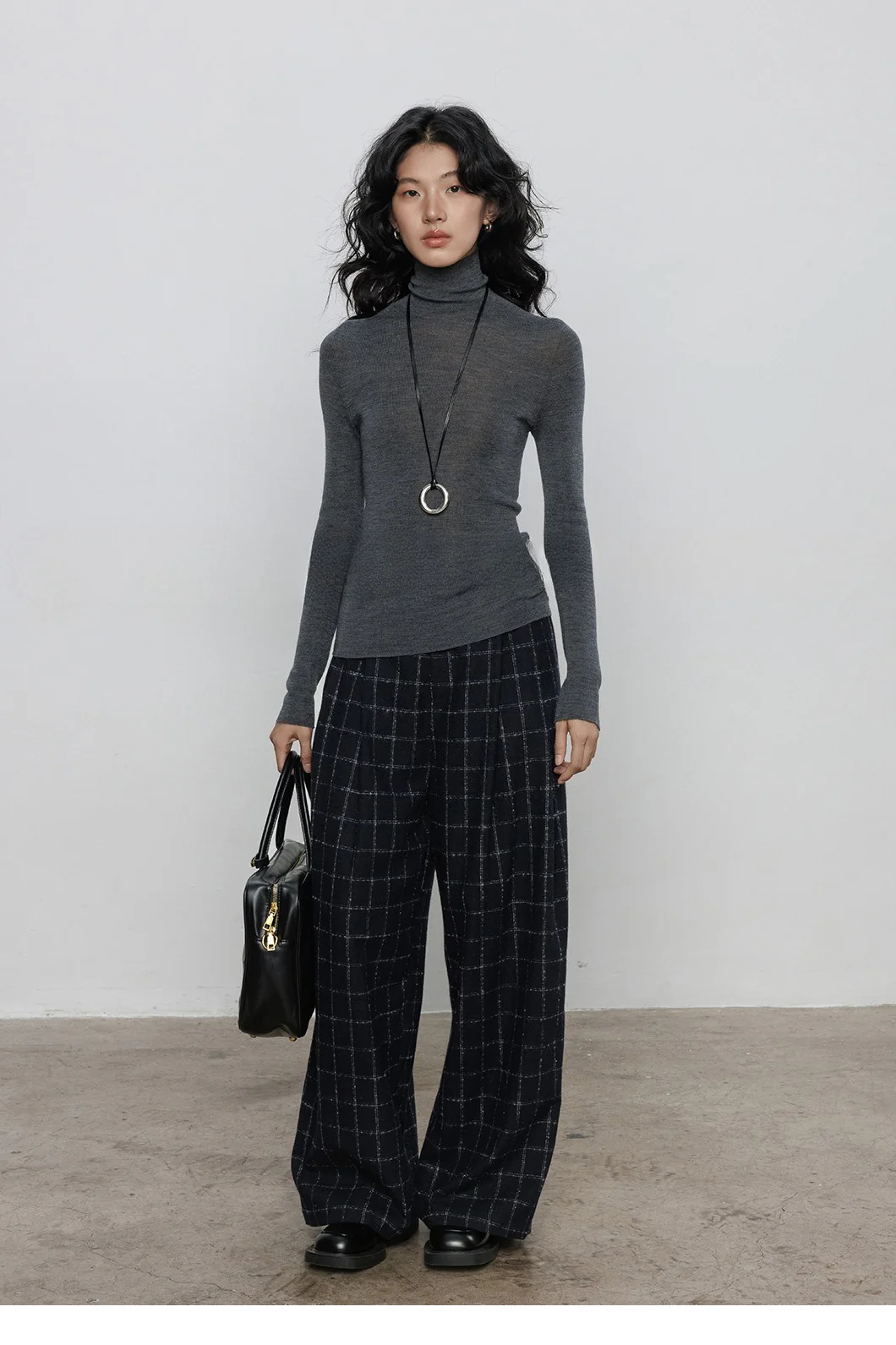 Soft Wool Turtleneck Fitted Stretchy Base Layer - Image 4