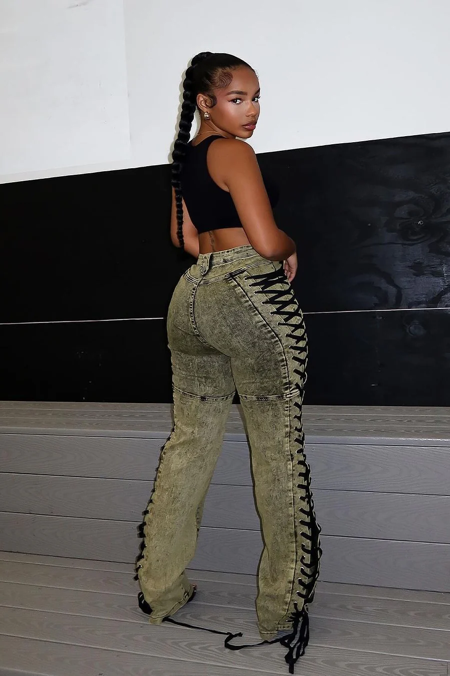 Trendy Drawstring Tie-Waist Stylish Denim Jeans - Image 8