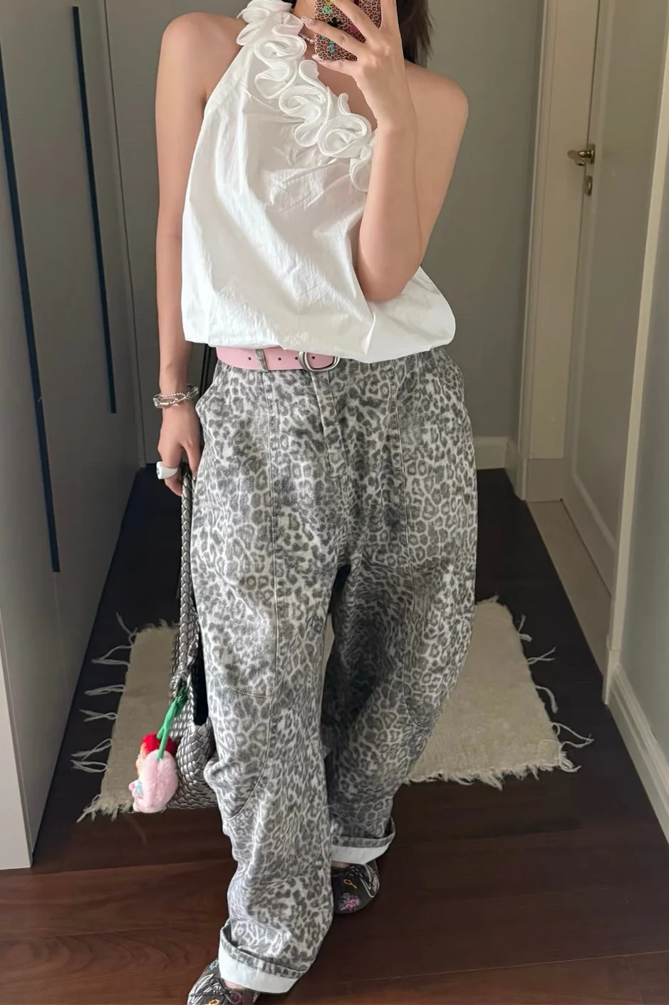 Vintage Distressed Leopard Wide-Leg Jeans - Image 3