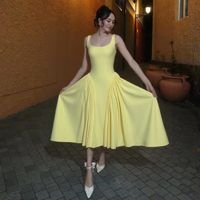 Yellow Square Collar Suspender Slim Pleated Prom Dress - Image 3
